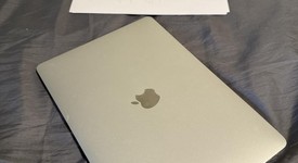 Fair
													MacBook Pro 2017 (With Touch Bar) - 13" - I5, Silver, 512 GB, 8 GB, photo 3 of 9