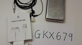 Fair
													Apple iPod Classic 5th Gen - White, 60 GB, photo 2 of 7