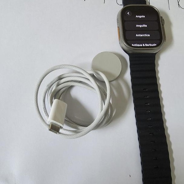 Apple Watch Ultra 49mm - Unlocked, Titanium, A2622