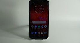 Mint
													Moto Z3 Play - Unlocked, Navy Blue, 32 GB, 4 GB, photo 2 of 9