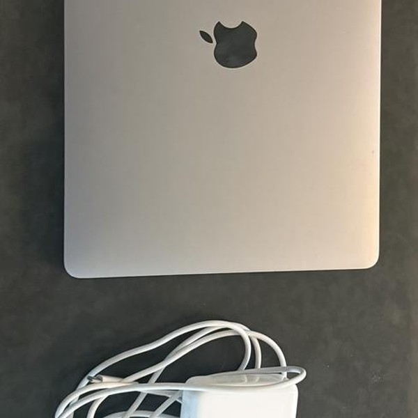 MacBook Pro 2016 (With Touch Bar) - 13 inch - 256 GB, Gray, 8 GB