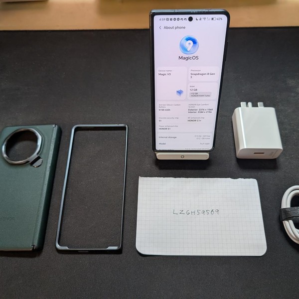 Honor Magic V3 - Unlocked Non-US, 512 GB, Green, 12 GB