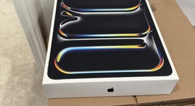 Mint
													Apple iPad Pro 13" (M5) 2025 - Unlocked, Apple M5 9-Core, Space Black, 256 GB, A3361, Standard Glass, photo 1 of 12