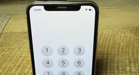 Good
													Apple iPhone X - Unlocked, Silver, 64 GB, A1865, photo 3 of 9
