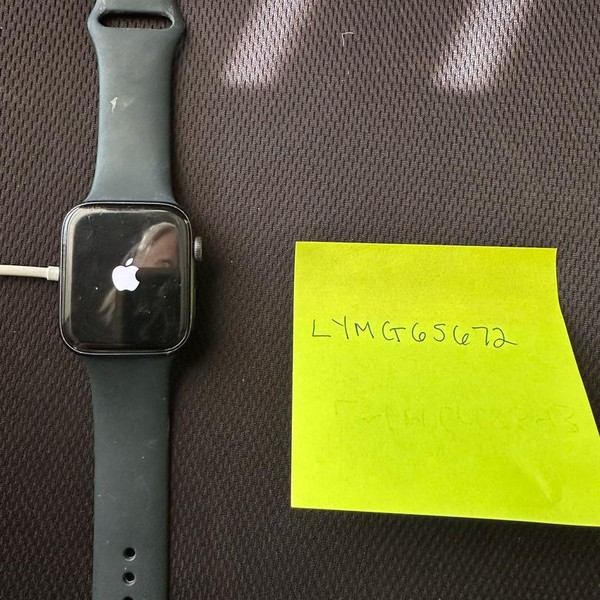 Apple Watch SE 1st Gen 44mm - Gray, A2352 - GPS, Aluminum