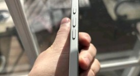 Good
													Apple iPhone 16 - Unlocked, White, 256 GB, A3081, photo 5 of 6