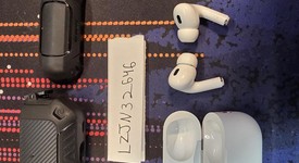 Used
													Apple AirPods Pro 2nd Gen - Lightning, photo 1 of 8