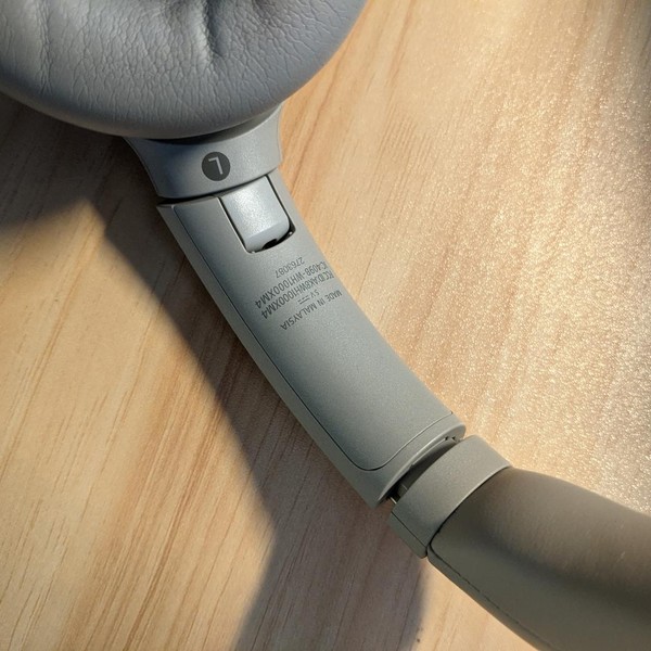 Sony WH-1000XM4 - Silver