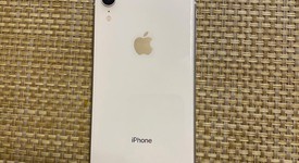 Mint
													Apple iPhone Xr - AT&T, White, 128 GB, A1984, photo 4 of 9