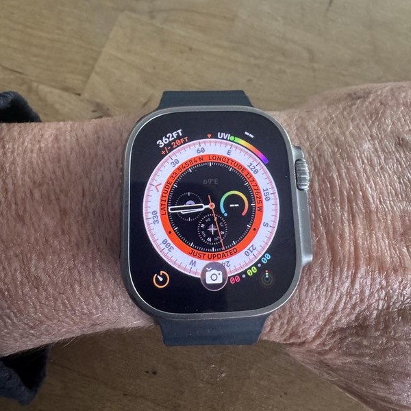 Apple Watch Ultra 49mm - AT&T, Titanium, A2622