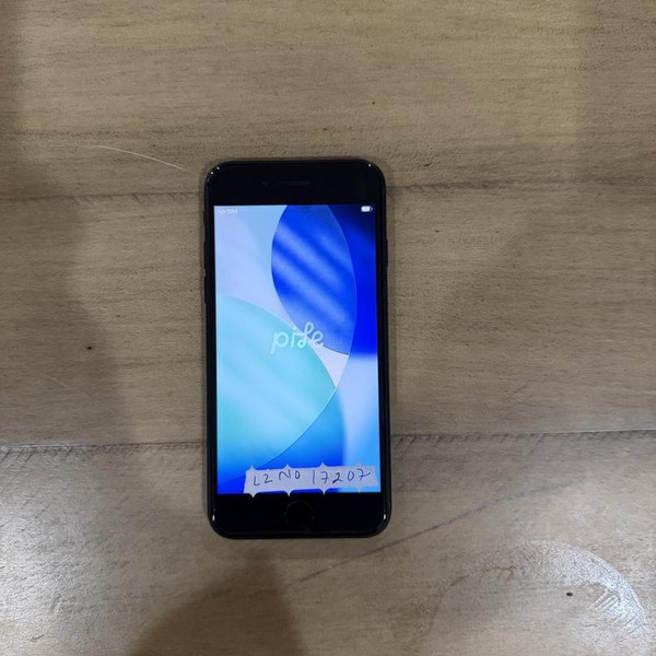 Apple iPhone SE 3rd Gen 2022 - Unlocked, 128 GB, Midnight, A2595