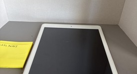 Good
													Apple iPad 6th Gen - Wi-Fi, Gold, 128 GB, A1893, photo 2 of 5