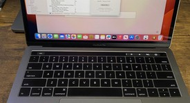 Fair
													MacBook Pro 2017 (With Touch Bar) - 13" - I7, Gray, 512 GB, 16 GB, photo 1 of 13