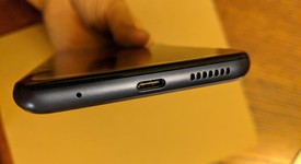 Mint
													Moto G Play (2023) - Unlocked, Navy Blue, 32 GB, 3 GB, photo 5 of 7