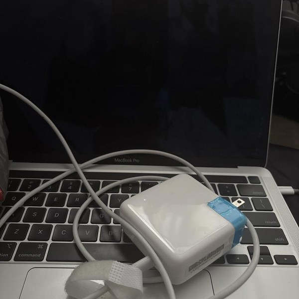 MacBook Pro 2020 - 13 inch - 512 GB, Silver, 16 GB, Intel Core i7