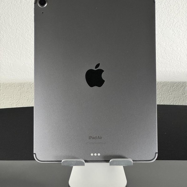 Apple iPad Air (5th Gen) - Unlocked, 64 GB, Gray, A2589