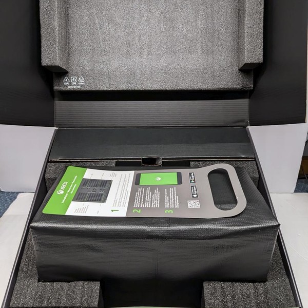 Xbox Series X (2020) - 1 TB, Black, standard