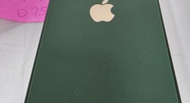 Mint
													Apple iPhone 13 - Unlocked, Green, 128 GB, A2482, photo 3 of 5