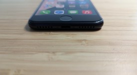 Good
													Apple iPhone SE 3rd Gen 2022 - Unlocked, Midnight, 64 GB, A2595, photo 3 of 14