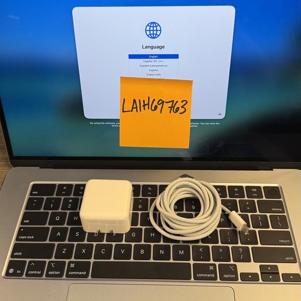 MacBook Air 2025 (M4) - 15 inch - 256 GB, Silver, 16 GB, Apple M4