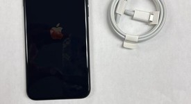 Mint
													Apple iPhone SE 3rd Gen 2022 - Unlocked, Midnight, 64 GB, A2595, photo 1 of 9