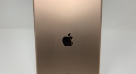 Good
													Apple iPad 7th Gen - Unlocked, Gold, 128 GB, A2200, photo 2 of 6