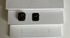 Mint
													Apple Watch Series 5 44mm - Unlocked, Gold, A2095 Cellular, Stainless Steel, photo 1 of 13