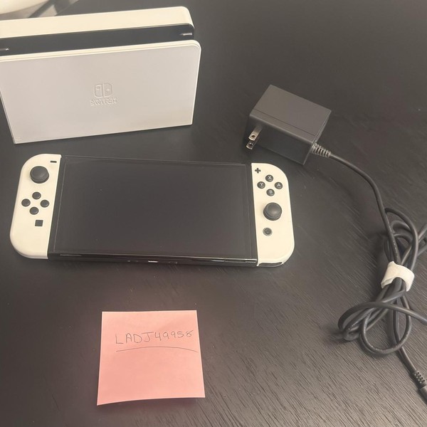 Nintendo Switch - OLED - 64 GB, White