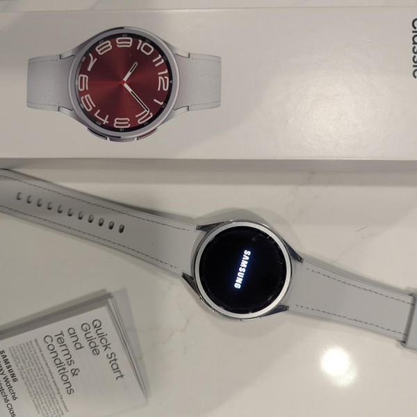Samsung Galaxy Watch6 Classic - Verizon, Silver, 43mm