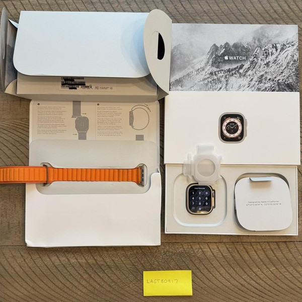 Apple Watch Ultra 49mm - Unlocked, Titanium, A2622