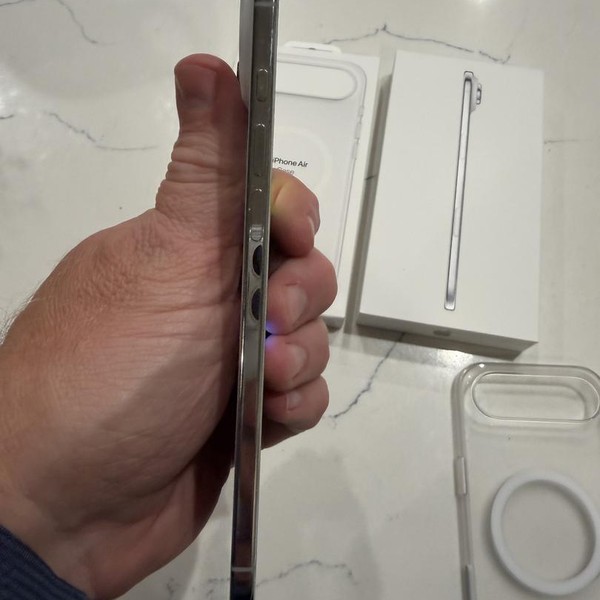 Apple iPhone Air - Unlocked, 256 GB, Cloud White, A3260