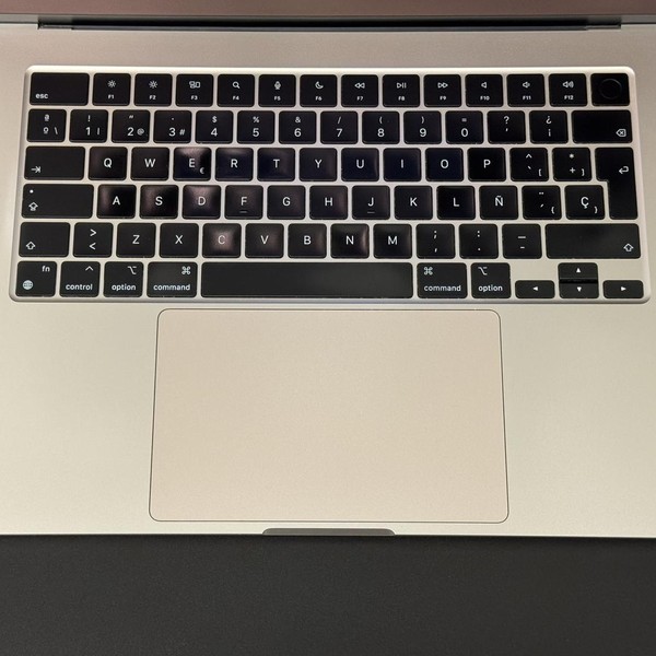 MacBook Air 2023 (M2) - 15 inch - 512 GB, Starlight, 8 GB, Apple M2