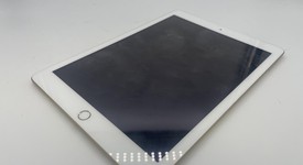 Fair
													Apple iPad 5th Gen - Unlocked, Gold, 32 GB, A1823, photo 3 of 4