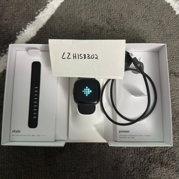 Fitbit Versa 4 - Graphite