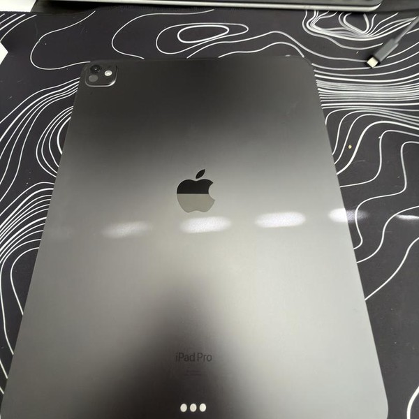 Apple iPad Pro 13 inch (M4) 2024 - Wi-Fi, 512 GB, Silver, 8 GB, A2925, Standard Glass