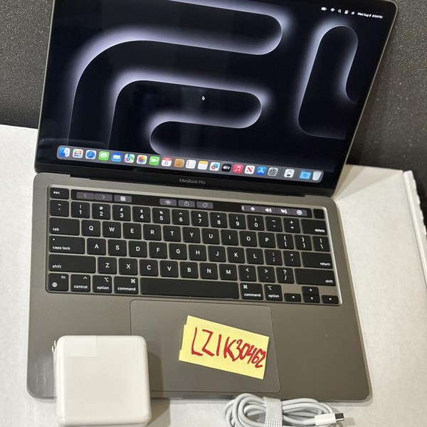 MacBook Pro 2022 - 13 inch - 512 GB, Gray, 8 GB, Apple M2