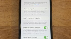 Good
													Apple iPhone SE 2nd Gen 2020 - Unlocked, Black, 64 GB, A2275, photo 2 of 4