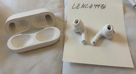 Used
													Apple AirPods Pro 2 - Lightning, photo 4 of 6