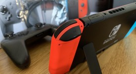 Mint
													Nintendo Switch - Red & Blue, 32 GB, photo 4 of 9