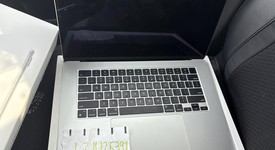 Good
													MacBook Air 2024 (M3) - 15" - Apple M3, Silver, 1 TB, 24 GB, 10-core GPU, photo 1 of 7