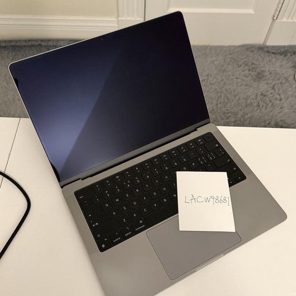 MacBook Pro 2021 - 14 inch - 512 GB, Gray, 16 GB, Apple M1 Pro 8-core