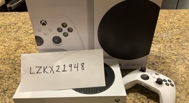 Mint
													Xbox Series S (2020) - White, 512 GB, photo 3 of 9