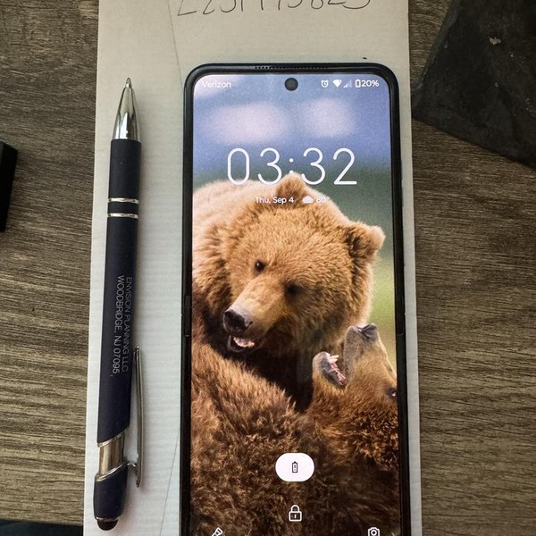 Motorola Razr (2025) - Unlocked, 256 GB, Green, 8 GB