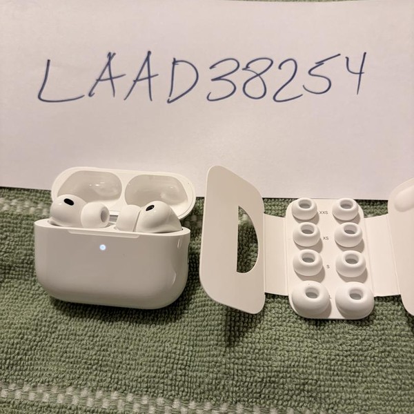 Apple AirPods Pro 3