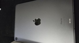 Mint
													Apple iPad Air 5th Gen - Unlocked, Gray, 64 GB, A2589, photo 4 of 4