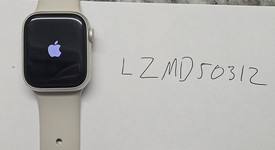 Good
													Apple Watch Series 9 41mm - Unlocked, Starlight, A2982 - Cellular, Aluminum, photo 4 of 5