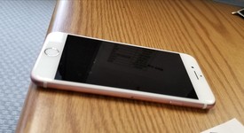 Good
													Apple iPhone 7 - Verizon, Rose Gold, 128 GB, A1660, photo 1 of 4