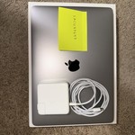 Good MacBook Pro 2018 (With Touch Bar) - 13 inch - 512 GB, Gray, 8 GB, Intel Core i5
