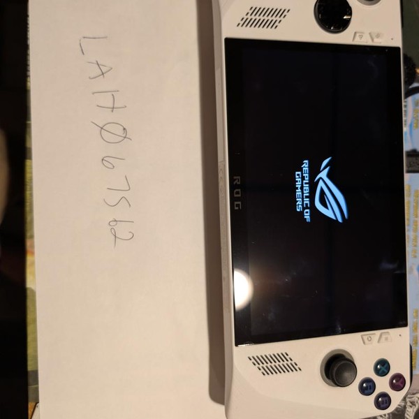 Asus ROG Ally 7 inch - 512 GB, White, 16 GB, AMD Ryzen Z1 Extreme, Ryzen Z1 Extreme
