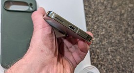 Good
													Google Pixel 9 Pro - Unlocked, Hazel, 256 GB, 16 GB, GR83Y, photo 5 of 6